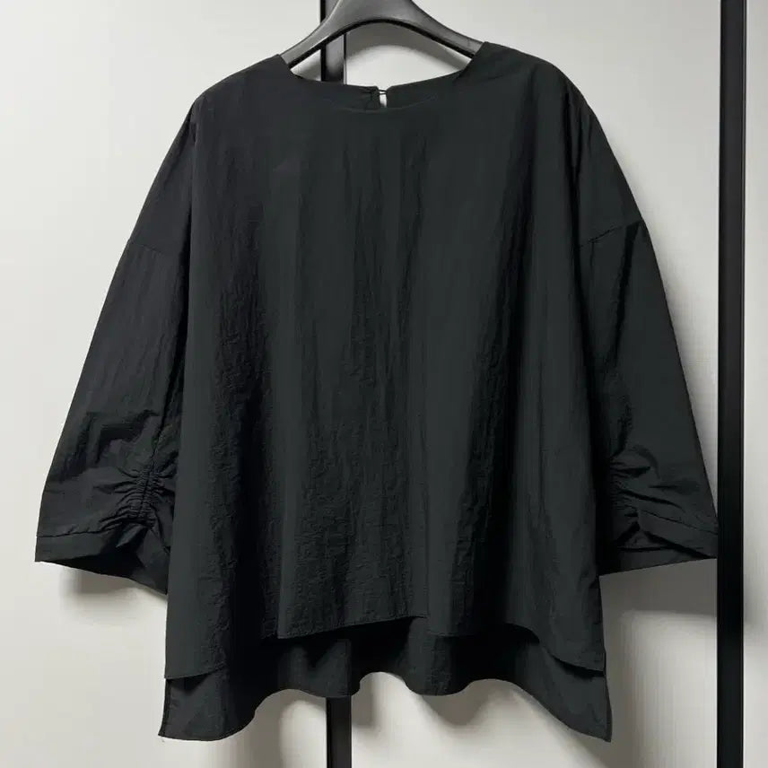 [BUNJANG] Stylish Boxy Fit Blouse / 원단 좋은 예쁜 블라우스 박시핏
