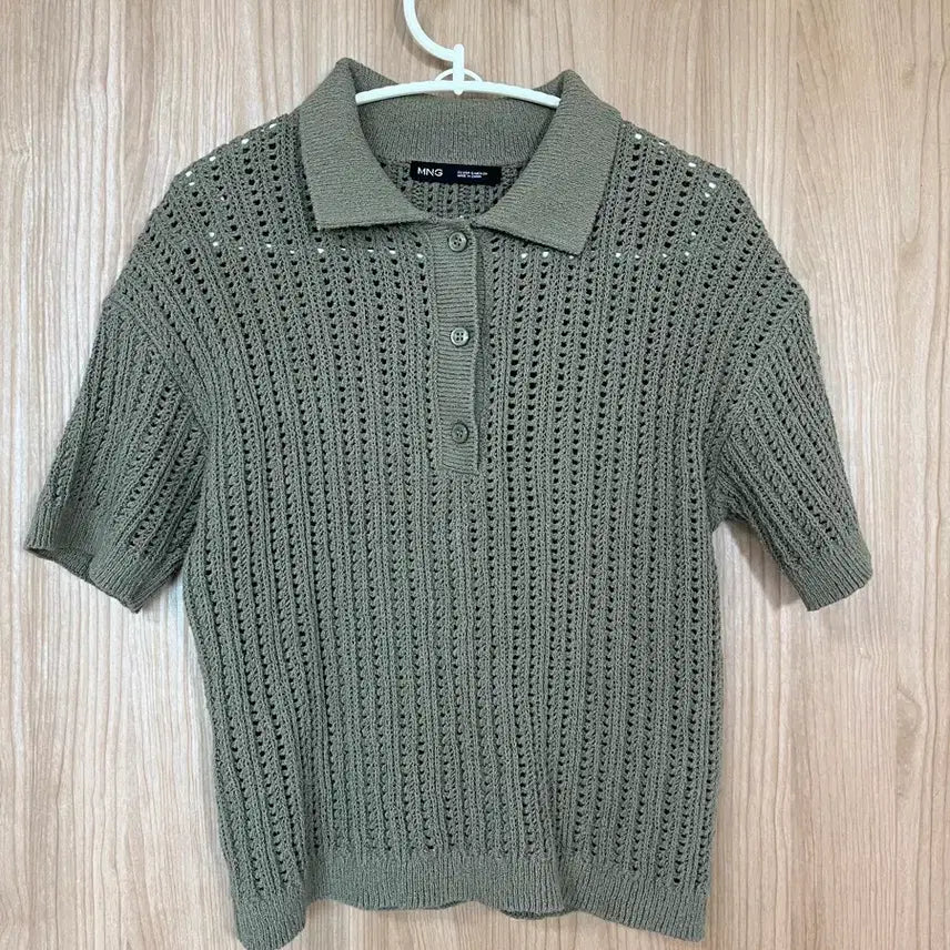 [BUNJANG] MNG Khaki Knit Sweater / MNG 니트 카키색