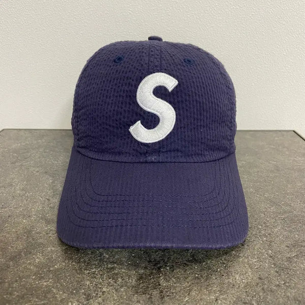 [BUNJANG] Supreme S Logo Seersucker Cap Navy (One Size) / 슈프림 S로고 볼캡 모자 24SS 시어서커 네이비 (One Size)