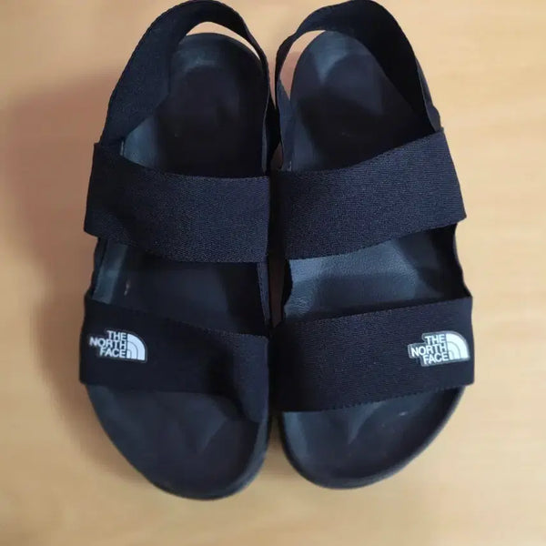 [BUNJANG] The North Face Black Sandals Size 250 / 노스페이스 블랙 샌들  사이즈 250