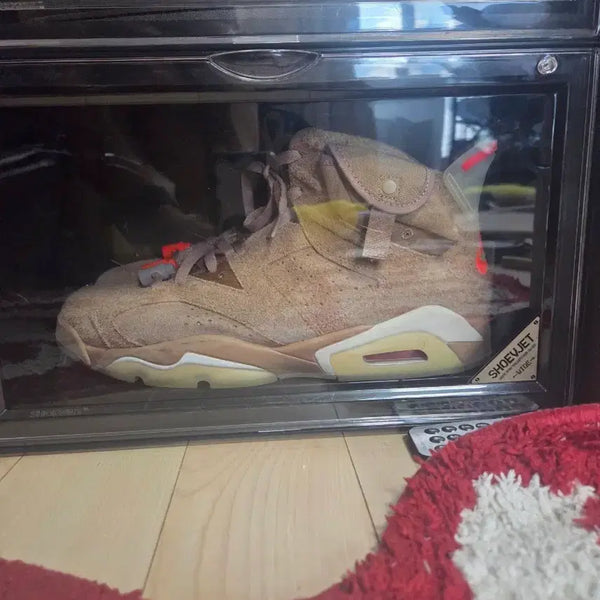 [BUNJANG] Travis Scott x Jordan 6 Khaki Size 305 / [305] 트래비스 스캇 x 조던6 카키