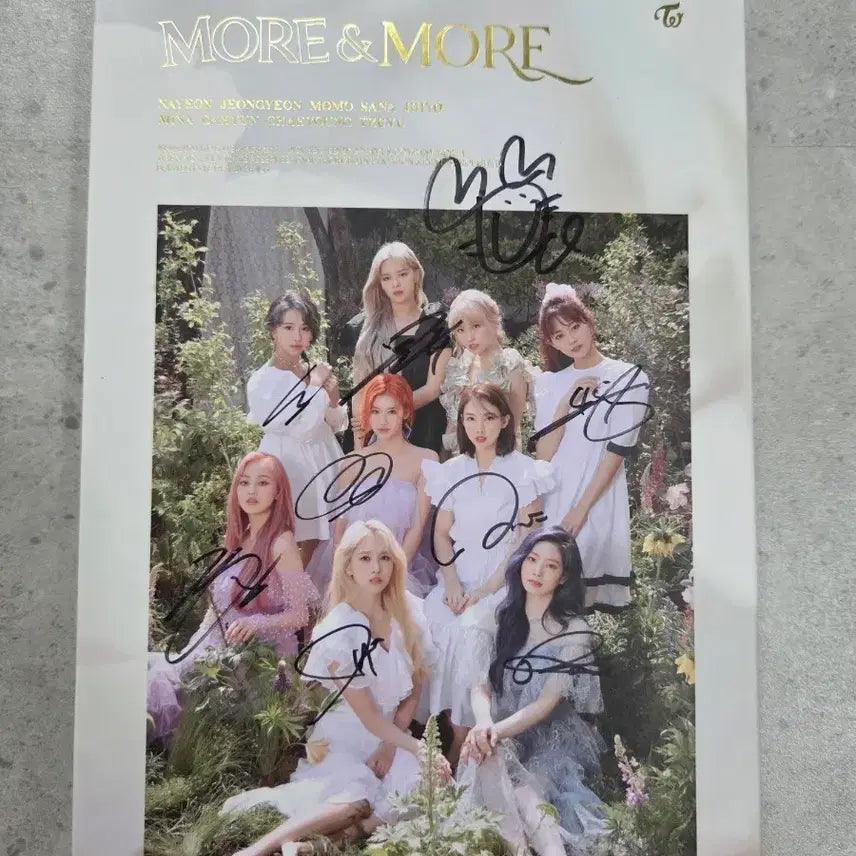 [BUNJANG] Twice 9th Album MORE&MORE Signed Album / 트와이스 9집 앨범 MORE&MORE 싸인반