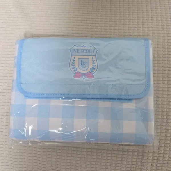 [BUNJANG] IVE Fanclub 3rd Generation Picnic Mat / 아이브 팬클럽 3기 돗자리 새상품