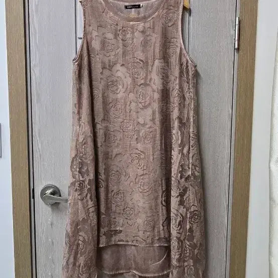 [BUNJANG] Rose Pattern See-Through Layered Sleeveless Dress (Indie Pink) / 66~날씬77] 고급스러운 인디핑크 장미 패턴 시스루 레이어드 원피스