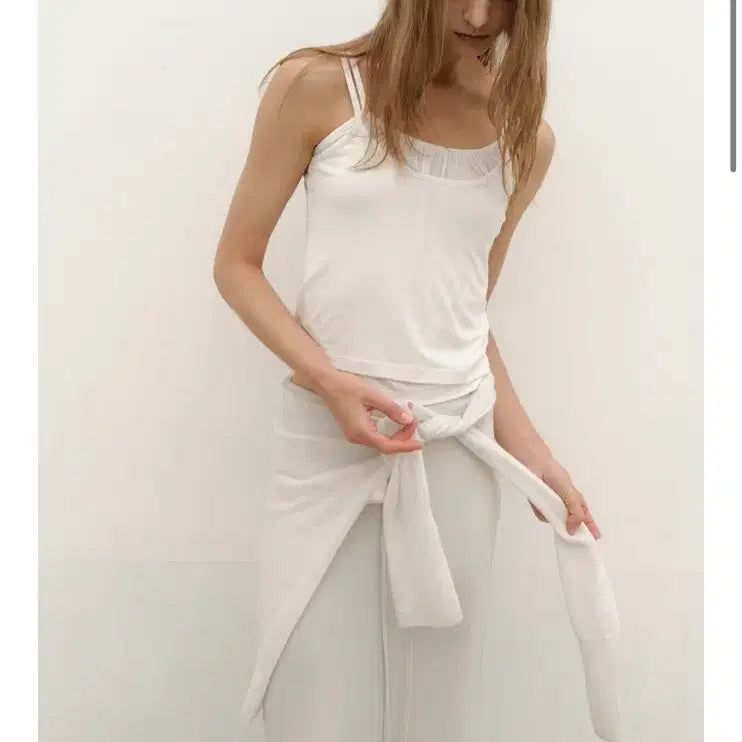 [BUNJANG] LOWTIDE Shirring Sleeveless Top White / 로우타이드 셔링 민소매 탑 화이트