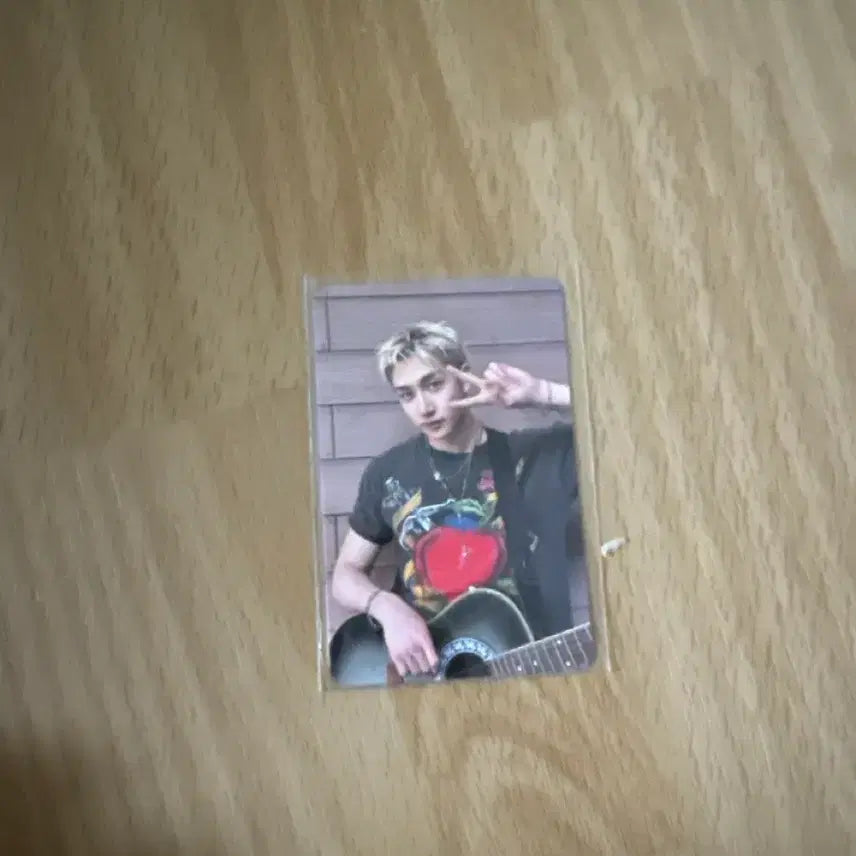 [BUNJANG] Stray Kids This & That Soundwave Lucky Draw 2nd Edition Bang Chan Photocard / 스트레이키즈 this&that 사웨 럭드 2차 스키즈 오프라인 방찬