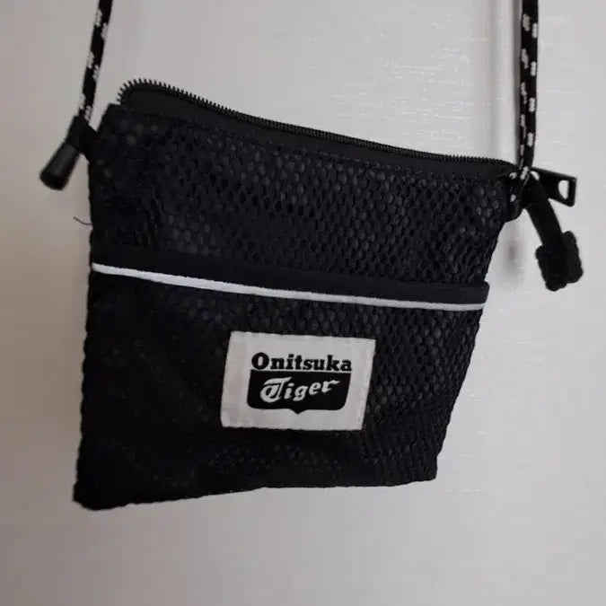 [BUNJANG] Onitsuka Tiger Black Mesh Crossbody Bag / 오니츠카타이거 크로스백 블랙 메쉬
