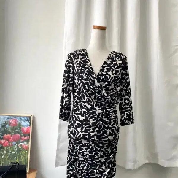 [BUNJANG] Diane von Furstenberg Patterned Wrap Silk Dress / 다이앤본퍼스텐버그 패턴 랩 실크 드레스 55-66