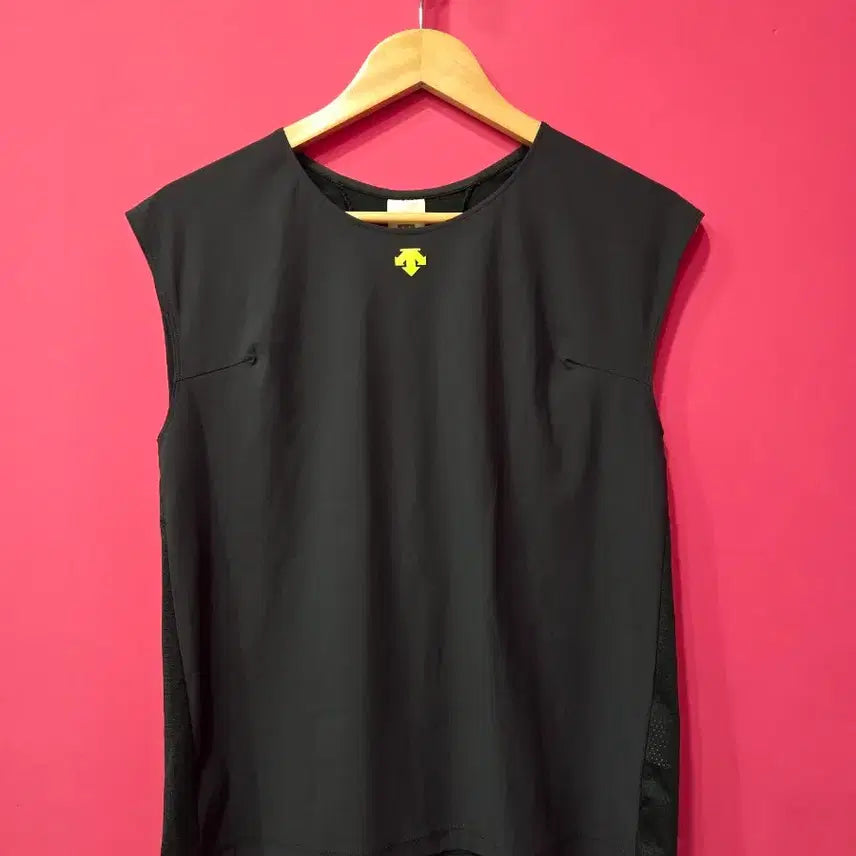 [BUNJANG] Descente Women's Performance Sleeveless Top Size 85 / 데상트 기능성 민소매티 p454