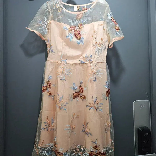 [BUNJANG] Sheer Mesh Embroidered Flower Semi-Sheer Short-Sleeve Dress (M) / (새상품) 망사 플라워 자수 연 코랄 살구색 레이스 시스루 반팔 원피스 셀프웨딩 파티 촬영용