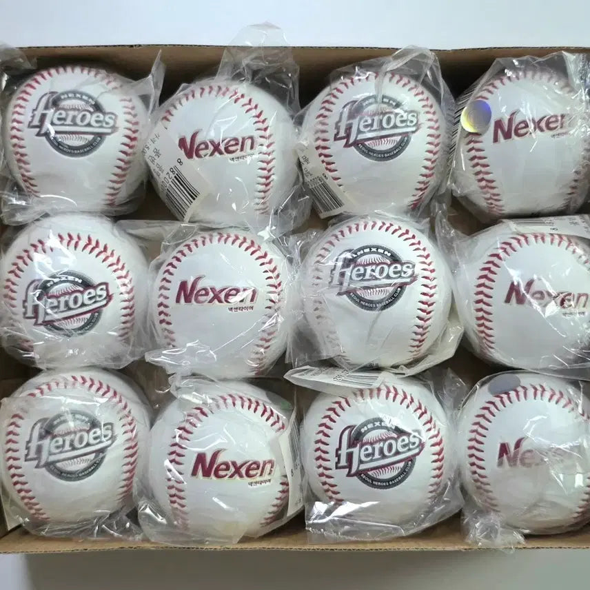 [BUNJANG] Nexen Heroes Era Logo Ball Bundle (12 pcs) / 넥센히어로즈 시절 로고볼(미개봉) 12개