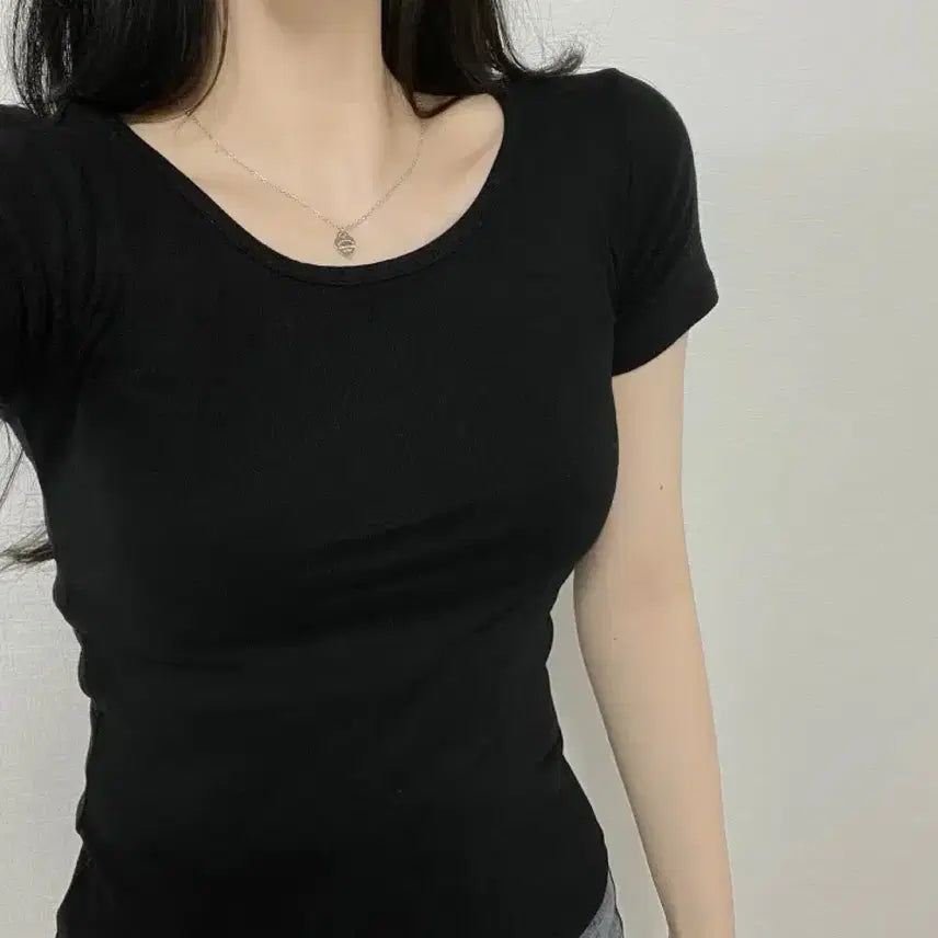 [BUNJANG] Round Neck Short Sleeve T-Shirt / 에이블리 라운드넥 반팔