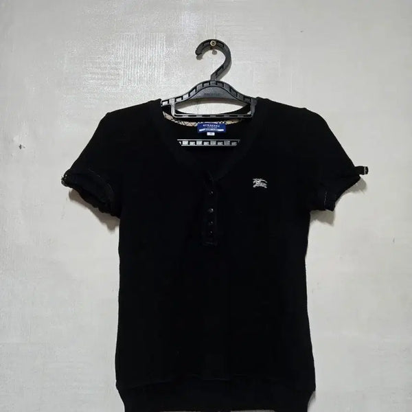 [BUNJANG] Burberry Blue Label Slim Fit Short Sleeve Knit - Size 38 / 버버리 블루라벨 슬림핏 반팔니트 38사이즈