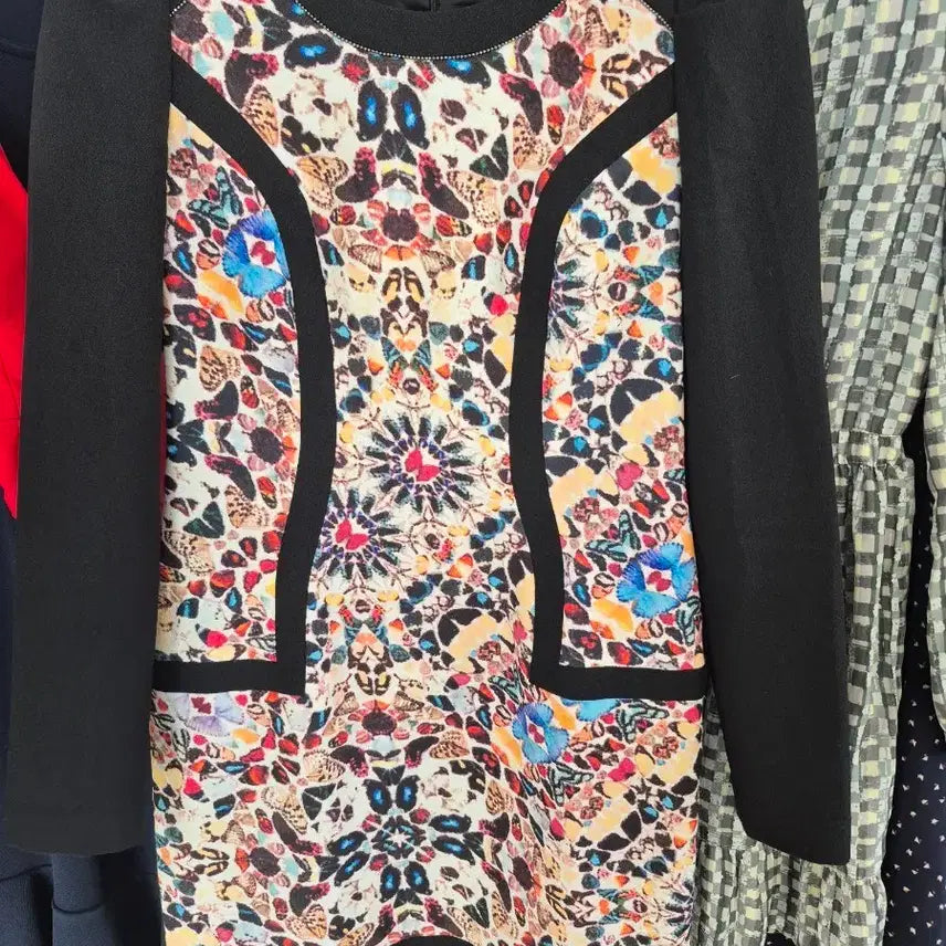 [BUNJANG] Vicky Shift Dress Butterfly Pattern / 비키 시프트 원피스(Shift Dress)