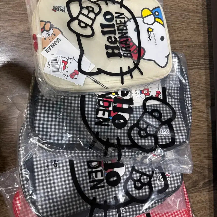 [BUNJANG] Brandon Hello Kitty Travel Compression Pouch / 브랜든 헬로키티 여행용 압축 파우치