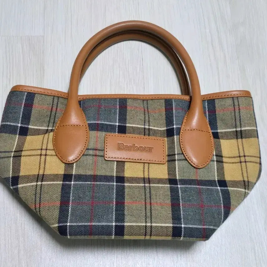 [BUNJANG] Barbour Classic Tartan Small Tote Bag / [바버] 클래식 타탄 스몰 토트백 미니백