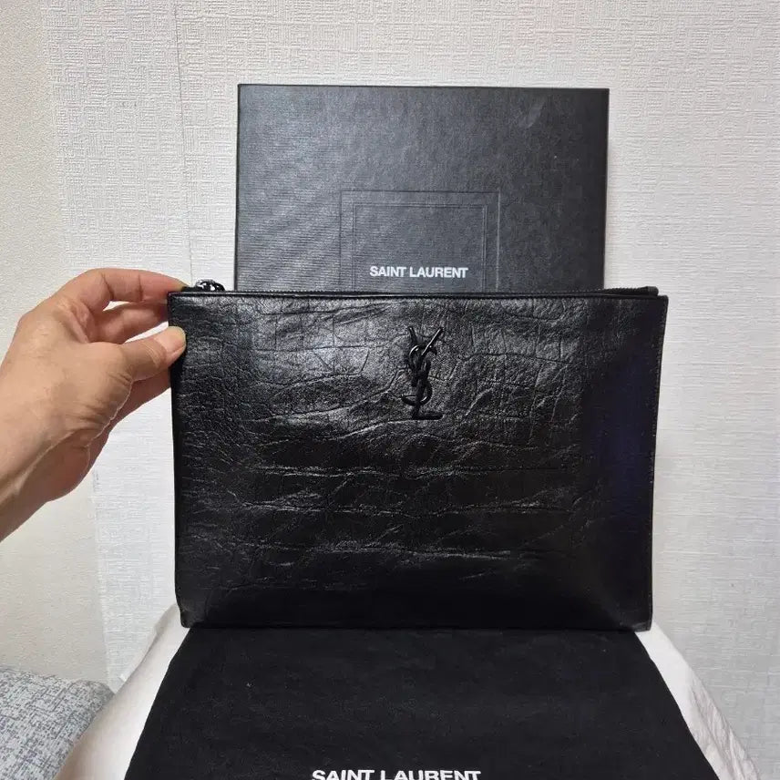 [BUNJANG] Saint Laurent Black Leather Clutch Bag / 생 로랑 블랙 클러치