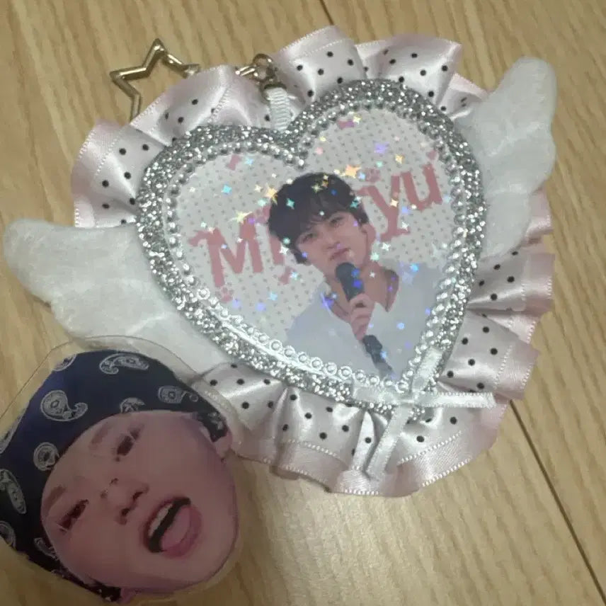 [BUNJANG] SEVENTEEN Mingyu Keychain & Hoshi Grip Tok Bundle Set / 민규키링,호시그립톡
