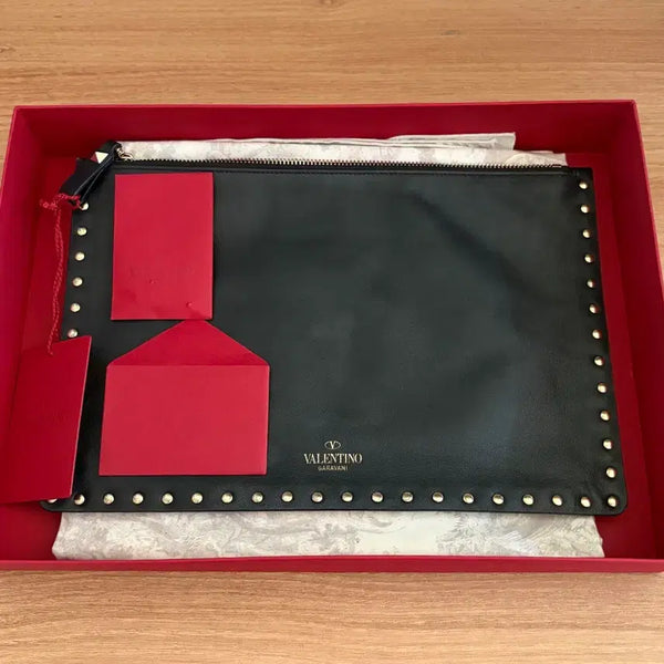 [BUNJANG] Valentino Rockstud Clutch Black Leather / 발렌티노 락스터드 클러치 블랙