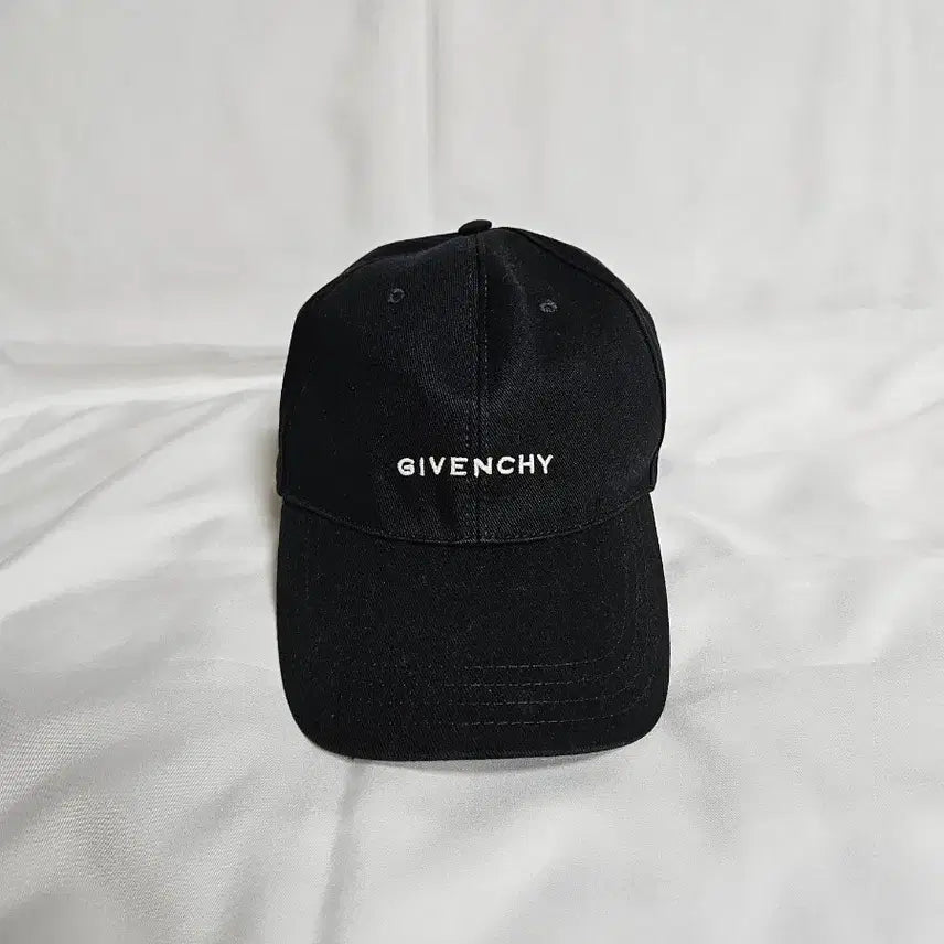 [BUNJANG] Givenchy Curved Embroidered Logo Ball Cap Black / 지방시 커브드 자수로고 모자 볼캡 블랙