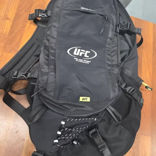 [BUNJANG] UFC Black Backpack / UFC 백팩 블랙