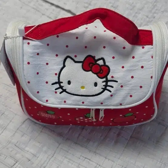 [BUNJANG] Hello Kitty Red Polka Dot Pouch / 헬로키티 파우치 빨간색 도트 패턴