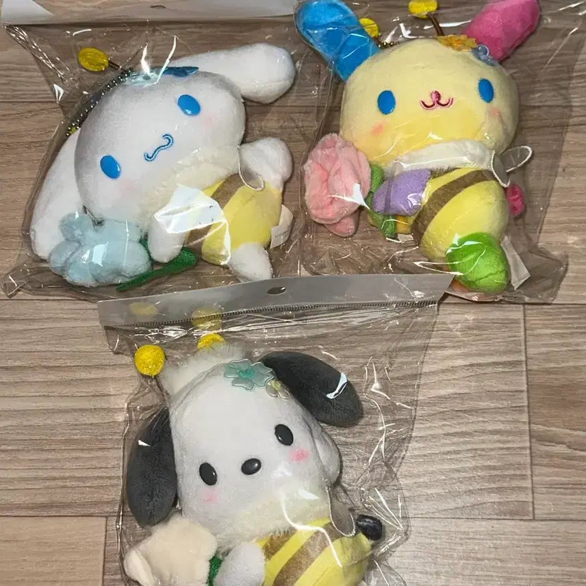 [BUNJANG] Sanrio Honey Bee Mascot Keychain / 산리오 꿀벌 마스코트 키링