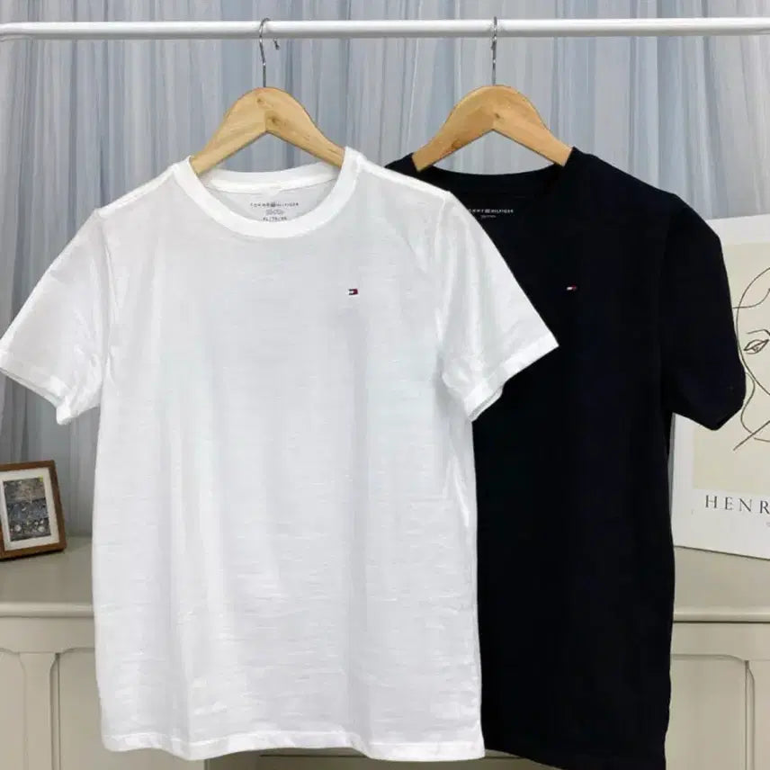 [BUNJANG] Tommy Hilfiger Boys Basic Roundneck Short Sleeve T-Shirt White/Black Set / (정품) 타미힐피거 보이즈 베이직 라운드넥 반팔티 화이트/블랙 M 일괄 판매합니다.