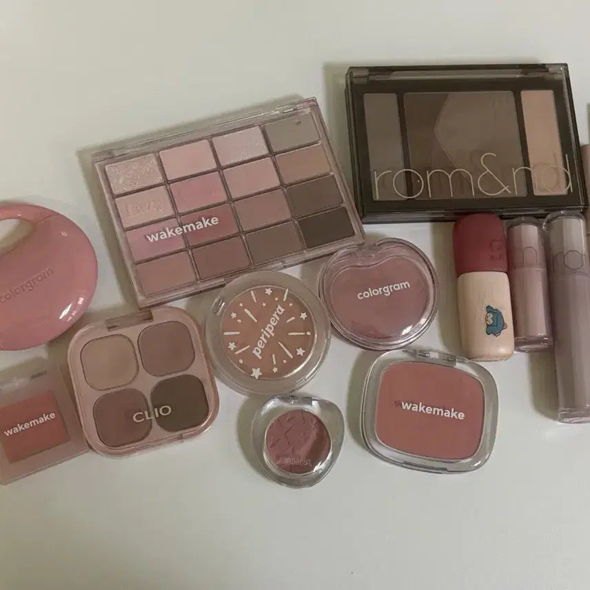 [BUNJANG] Cool Tone Makeup Bundle - Eyeshadow, Shading, Tint, Blush / 쿨톤 화장품 일괄 판매. 섀도우 쉐딩 틴트 블러셔