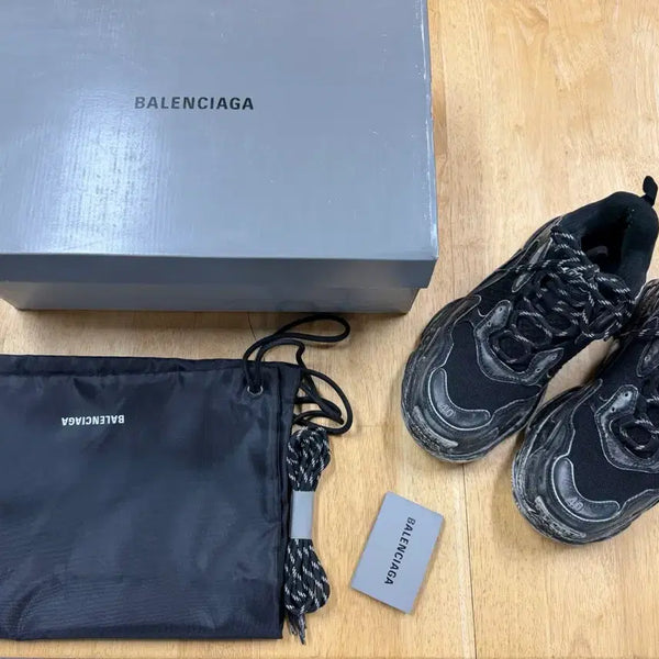 [BUNJANG] Balenciaga Triple S Black Sneakers / 발렌시아가 트리플S 블랙 스니커즈
