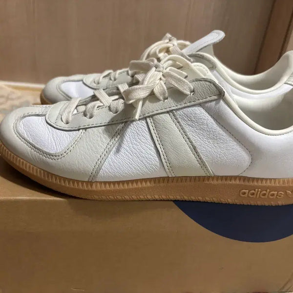 [BUNJANG] Adidas Ami Sneakers White/Grey (255) / 아디다스 아미 255 화이트그레이