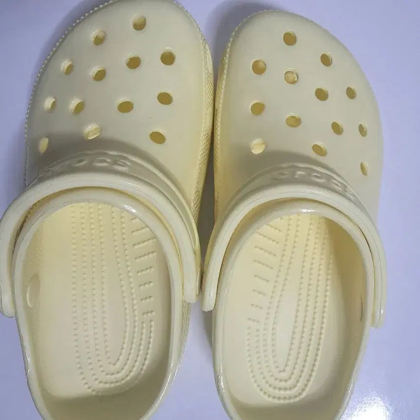 [BUNJANG] Crocs High Shine Yellow M5W7 (240) / 크록스 하이샤인 옐로우 240 M5W7