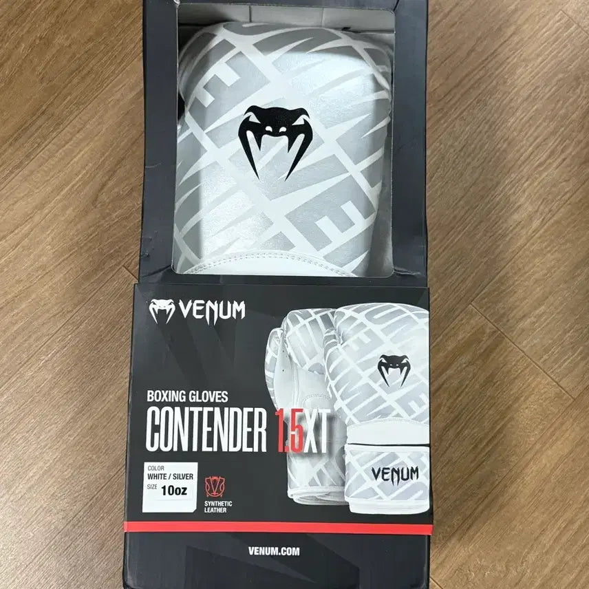 [BUNJANG] Venum White Silver 1.5XT Boxing Gloves Muay Thai 10oz / 미개봉) 베넘 화이트 실버 1.5XT 복싱글러브 무에타이 10온스