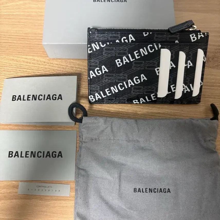 [BUNJANG] Balenciaga BB Monogram Coated Canvas All Over Logo Signature Large Long Coin Card Holder Black / SS급 정품)) 발렌시아가 BB 모노그램 코티드 캔버스 올오버 로고 시그니쳐 라지 롱 코인 카드 홀더 블랙