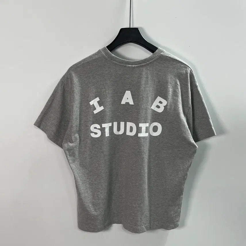 [BUNJANG] I App Studio Big Logo Women's T-Shirt XL / 아이앱스튜디오 빅로고 우먼스 반팔티 (on.1732)