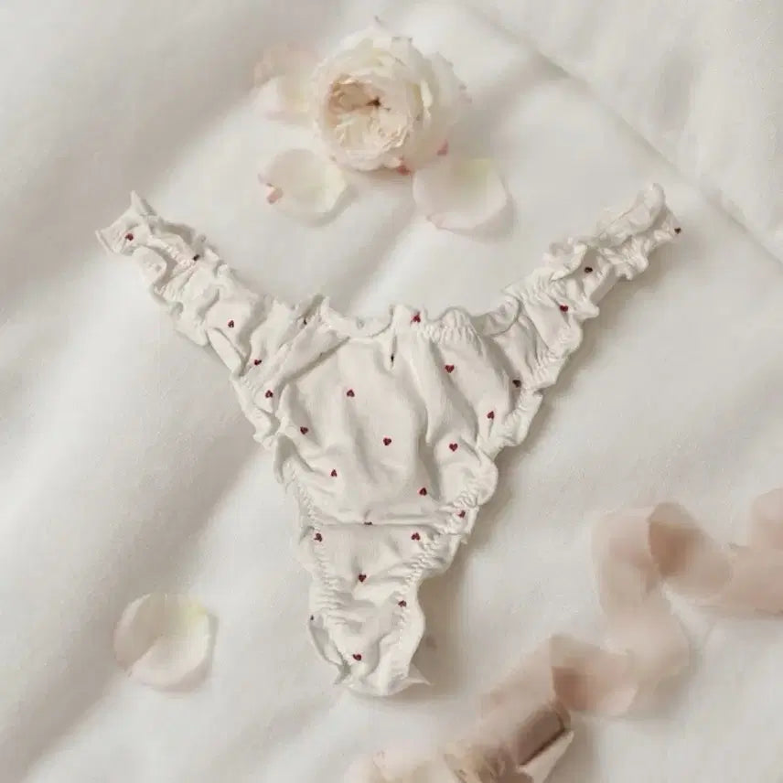 [BUNJANG] White Heart Pattern Frill Thong Panty / 화이트 하트 패턴 프릴 티팬티 (중고)