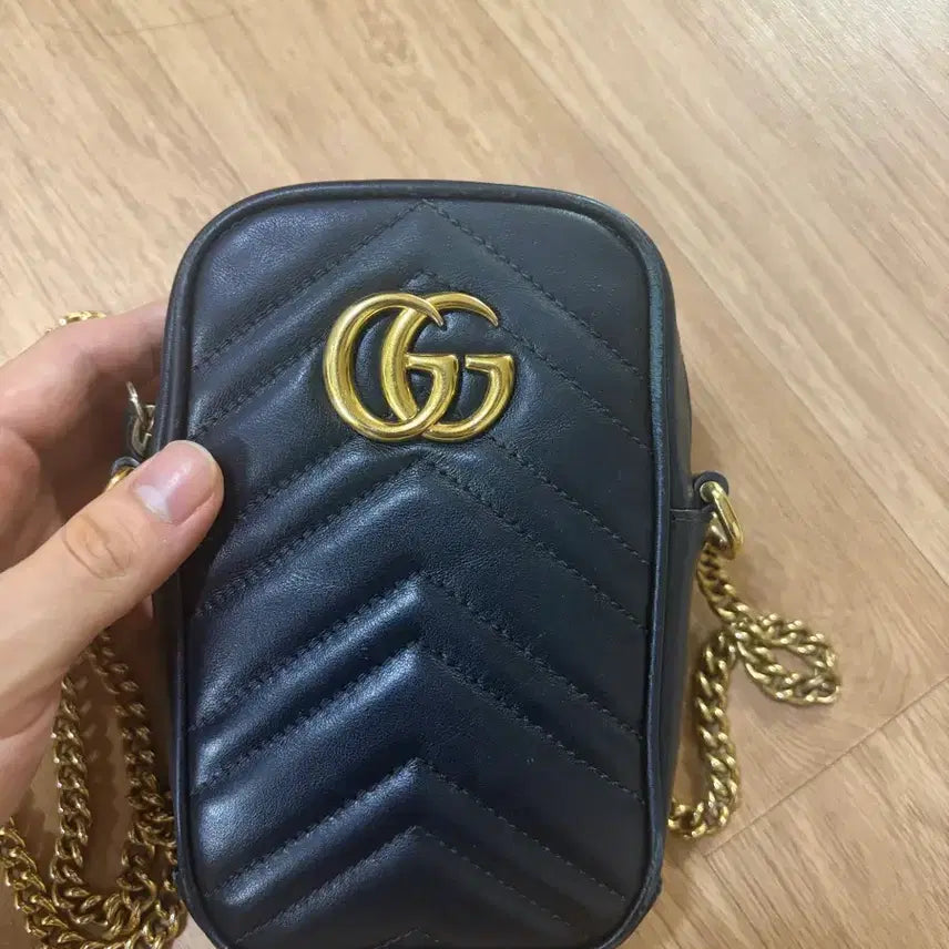 [BUNJANG] Gucci Marmont Matelasse Shoulder Bag Black / (단 하루만)구찌 gg 마몽 마틀라세 숄더백 블랙 (크로스백 미니백)