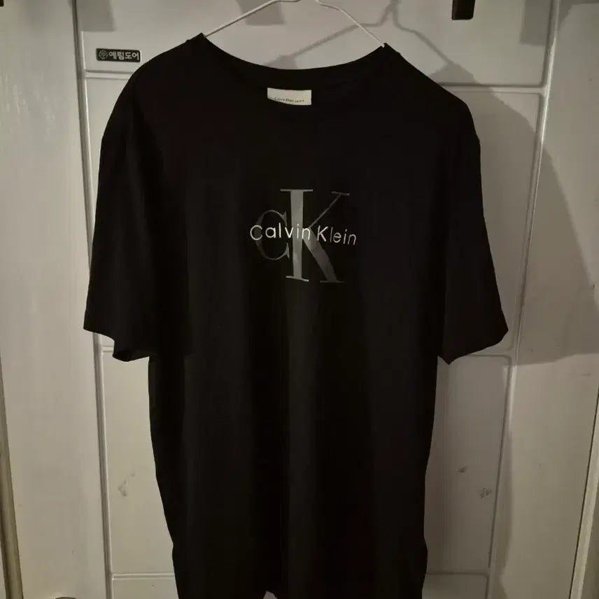 [BUNJANG] Calvin Klein T-Shirt / 캘빈클라인 반팔 티셔츠 판매합니다