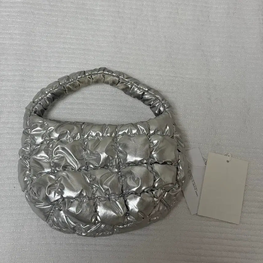 [BUNJANG] COS Quilted Microbag Silver / 크림구입_cos 코스 퀼티드 마이크로백 실버