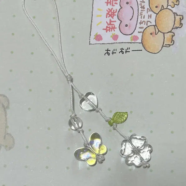 [BUNJANG] White Four-Leaf Clover Butterfly Transparent Bead Keychain / 새상품 여름 키링, 화이트 네잎클로버 나비 투명 비즈 키링