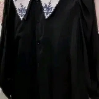[BUNJANG] Black Big Collar Floral Embroidery Blouse / 블랙 빅카라 꽃 자수 블라우스