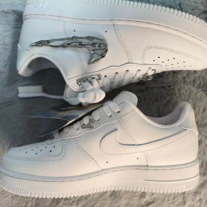 [BUNJANG] Nike Air Force White Sneakers (Size 260) / 흰색 운동화 사이즈 260입니다.