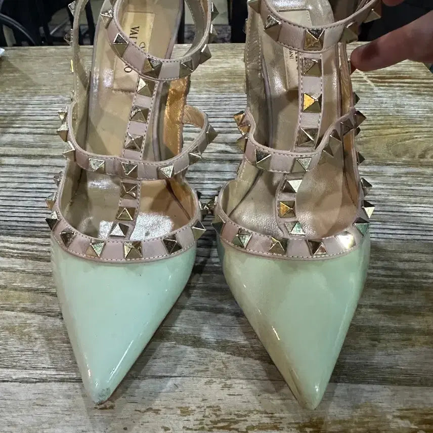 [BUNJANG] Valentino Patent Rockstud Heels / 발렌티노 페이턴트 락스터드 구두235 정품