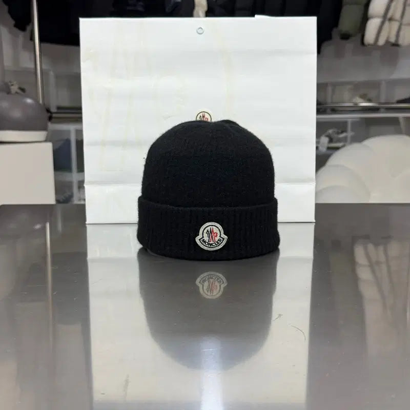[BUNJANG] LEOWVW Moncler Appliqué Patch Beanie / [리오브] 몽클레어 와펜 패치 비니