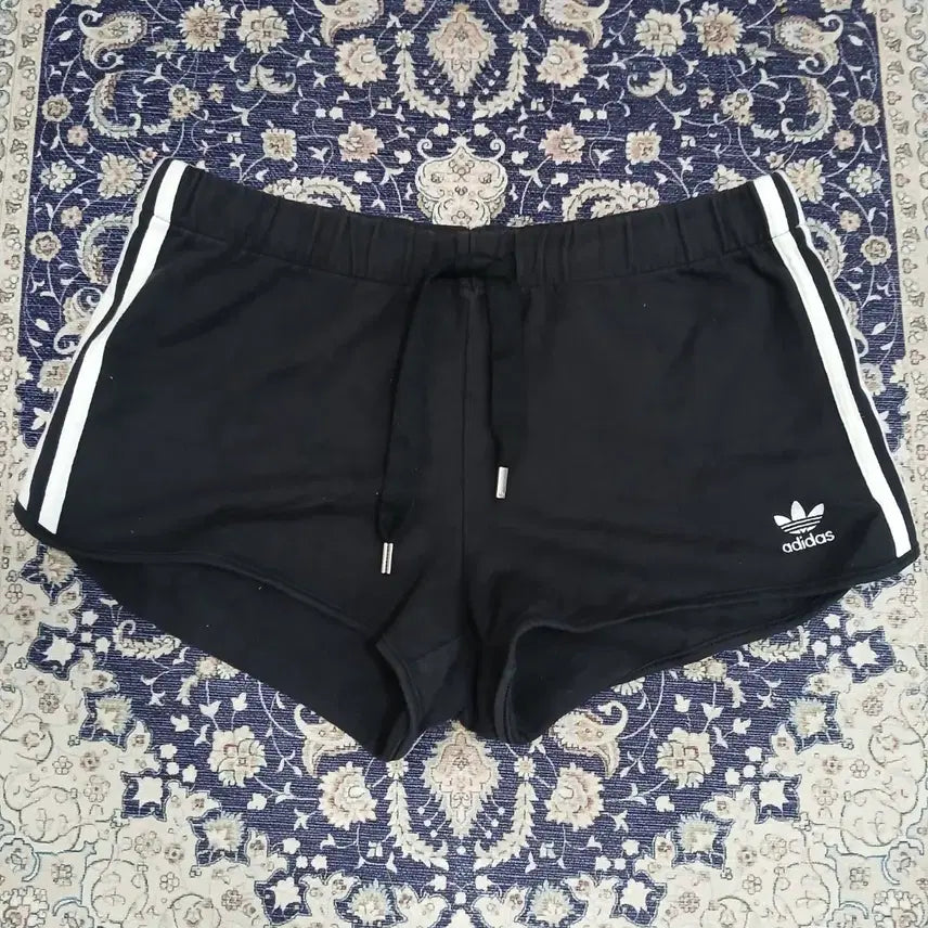 [BUNJANG] Adidas Originals Slim Dolphin Shorts / (95 / M) 아디다스 오리지널  슬림 쇼트팬츠 돌핀팬츠