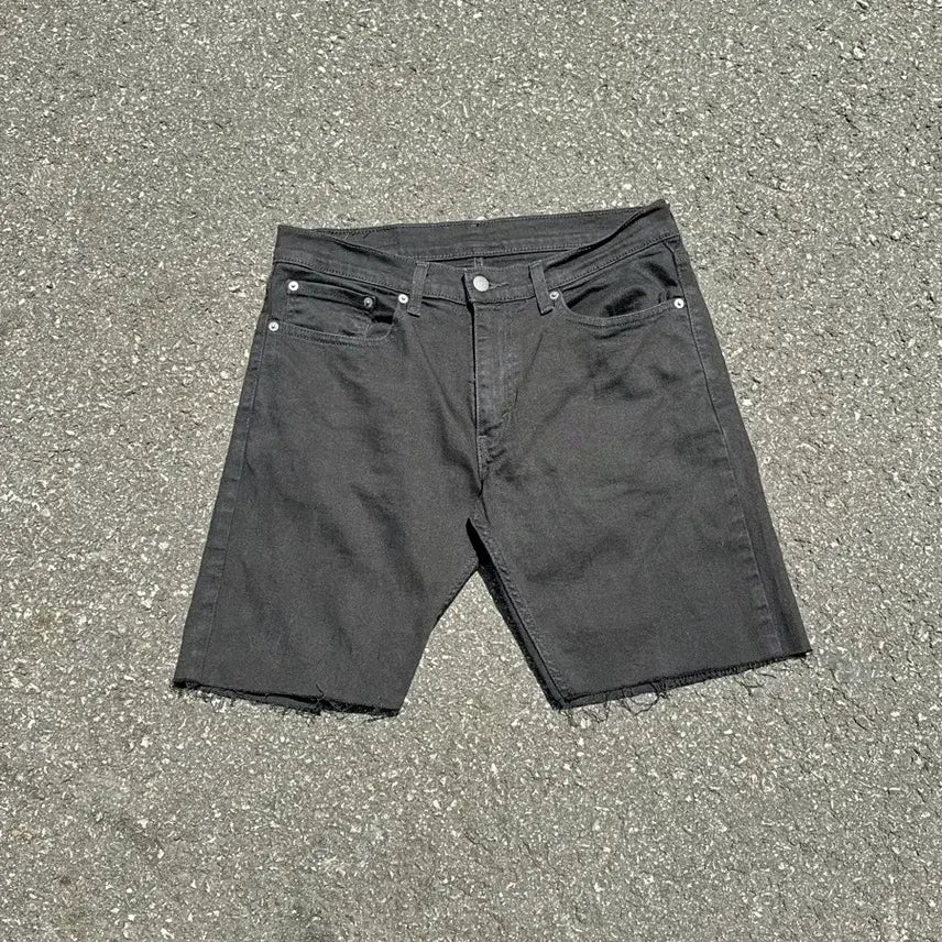 [BUNJANG] Levi's 559 Black Cut-Off Denim Shorts Size 32 / [리바이스] Levis 559 Black Cut-Off Short Pants