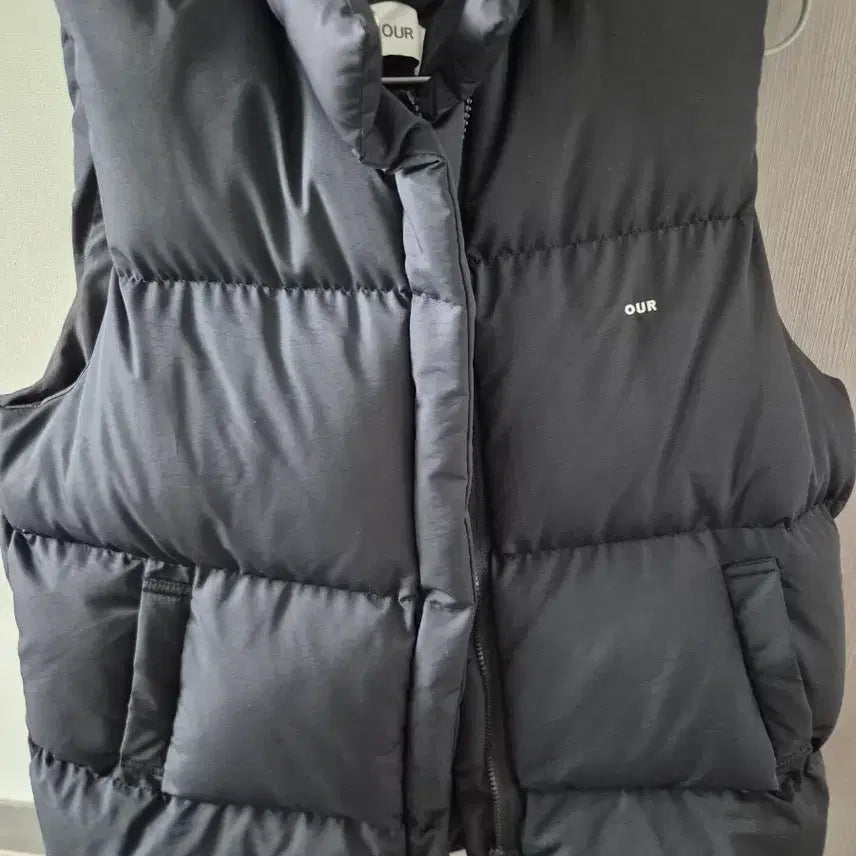 [BUNJANG] OUR Padded Vest Black / OUR 패딩 조끼 블랙