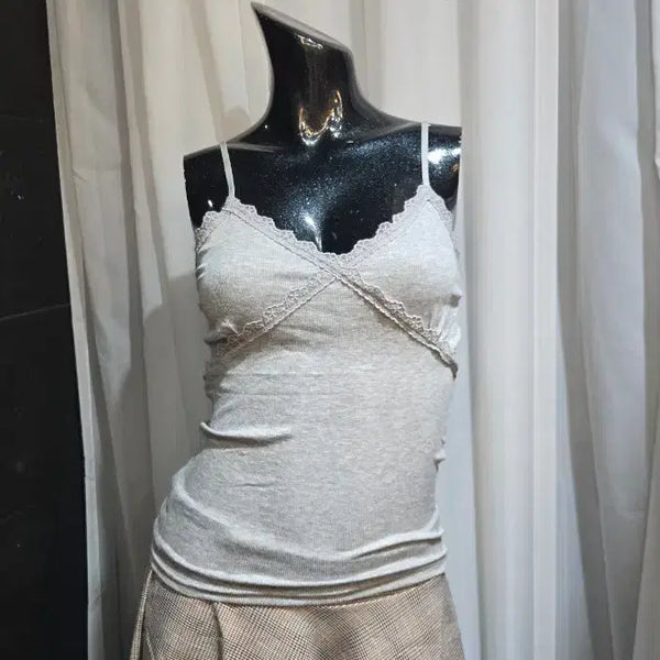 [BUNJANG] Adjustable Strap V-Neck Lace Ribbed Tank Top - Grey / 어깨끈조절 브이넥 레이스 골지 그레이 나시