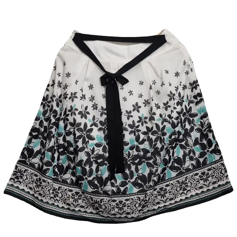 [BUNJANG] White Flower Pattern Mini Skirt (25-inch) / JPN 화이트 플라워 패턴 미니스커트 [25인치] 폴리에스터 100%