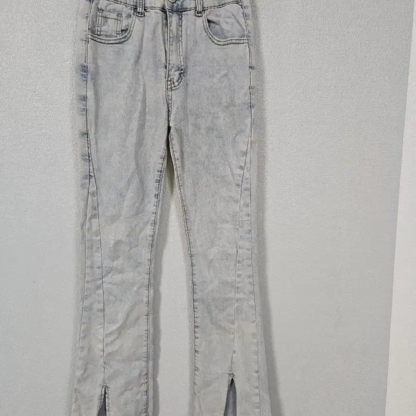 [BUNJANG] MOONGCHI Washed Bootcut Jeans (Size S) / MOONGCHI 워싱 부츠컷청바지 S